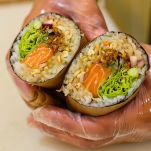 sushi-burrito en gros plan main