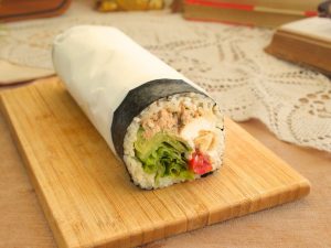 Sushi-burrito Atún